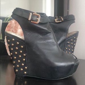 Jessica Simpson Leather Wedge